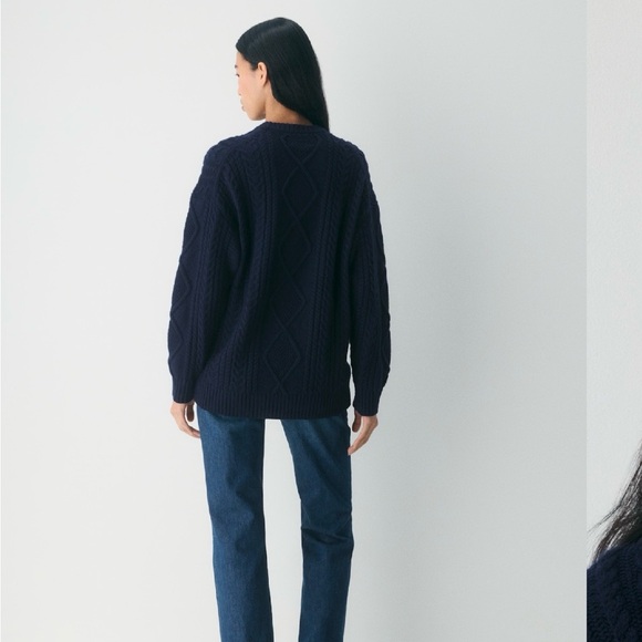 Aritizia Sweater - Picture 6 of 11